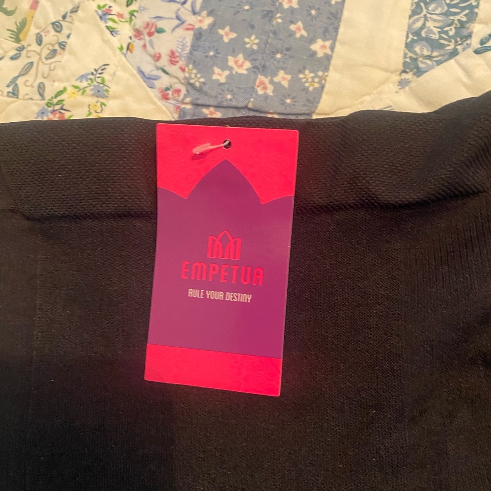 Empetua Black Garment